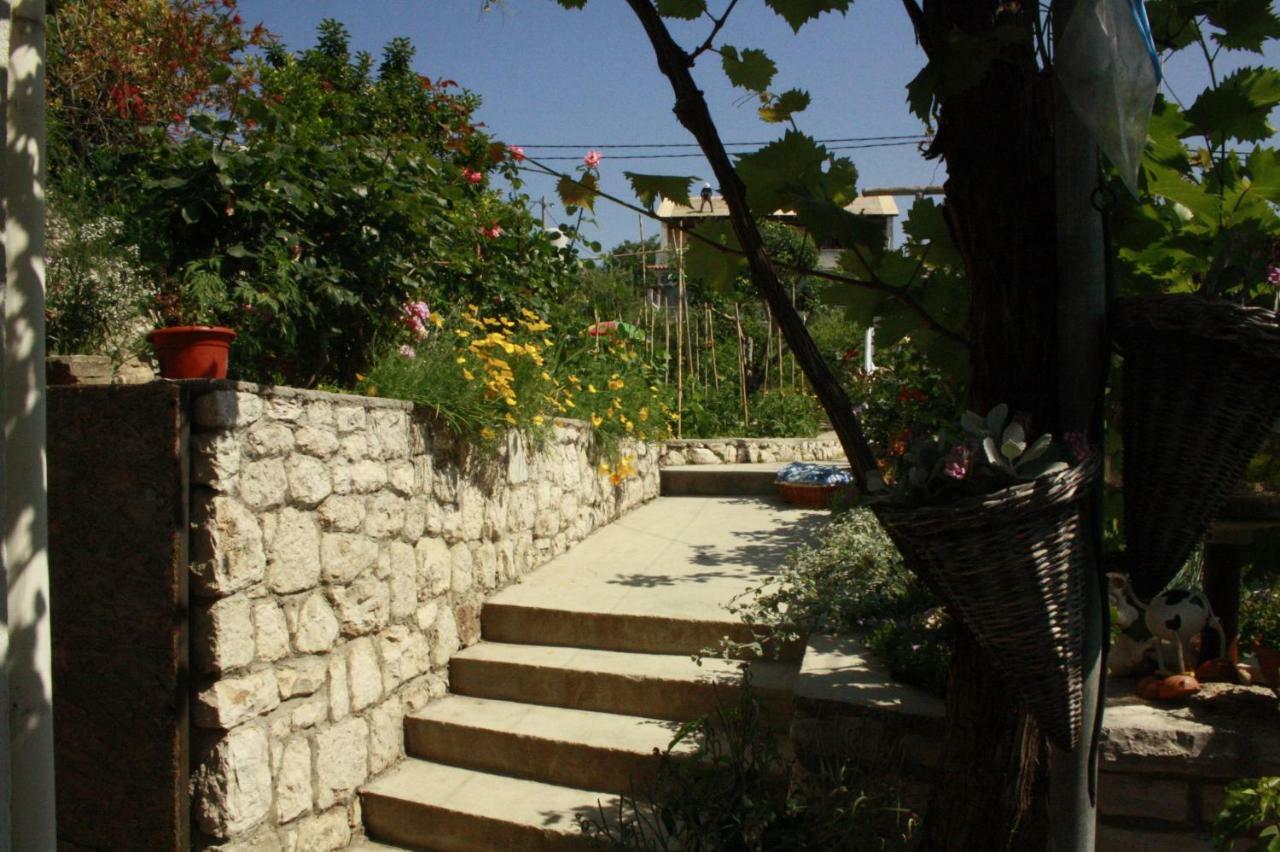 Guesthouse Matusan'S Place Banjol Exterior foto
